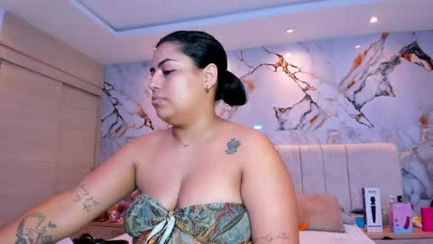 Snapshot of kiana_cream chatting on May 2026 11:39:02 AM N M online show from May 2026 11:39:02 AM