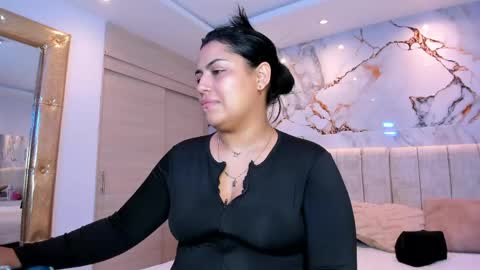 Snapshot of kiana_cream chatting on May 2026 11:42:02 AM N M online show from May 2026 11:42:02 AM