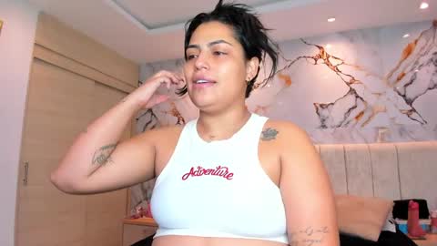 Snapshot of kiana_cream chatting on May 2026 11:30:02 AM N M online show from May 2026 11:30:02 AM