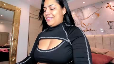 Snapshot of kiana_cream chatting on May 2026 12:24:01 PM N M online show from May 2026 12:24:01 PM