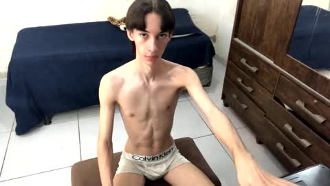 Snapshot of kiantwink chatting on December 2024 06:14:01 AM kiantwink online show from December 2024 06:14:01 AM