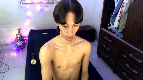 Snapshot of kiantwink chatting on December 2024 06:05:02 AM kiantwink online show from December 2024 06:05:02 AM