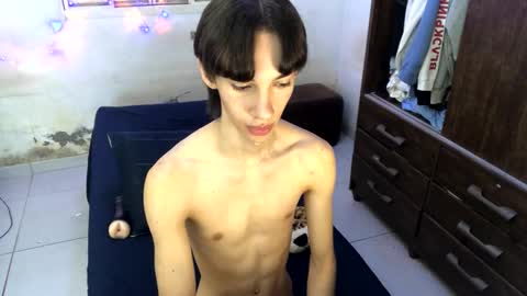 Snapshot of kiantwink chatting on January 2025 09:54:01 PM kiantwink online show from January 2025 09:54:01 PM