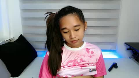 i love bella online show from November 2025 01:27:01 AM