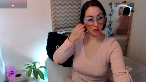 Kiara Bermont online show from January 2026 12:44:02 PM