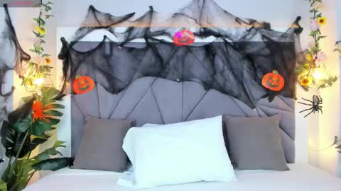 kiarha  online show from November 2025 03:08:02 AM