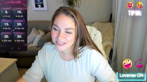 Kiera Reines online show from November 2025 12:33:01 AM
