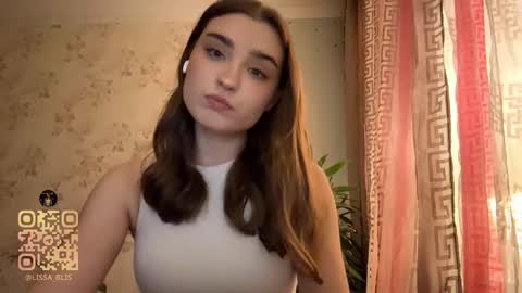 Ola my name is Lissa  Lets hit 10 Thumbs Up together   online show from February 2026 08:47:01 PM