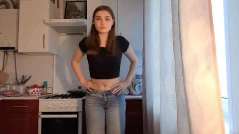 Ola my name is Lissa  Lets hit 10 Thumbs Up together   online show from April 2026 02:40:01 PM