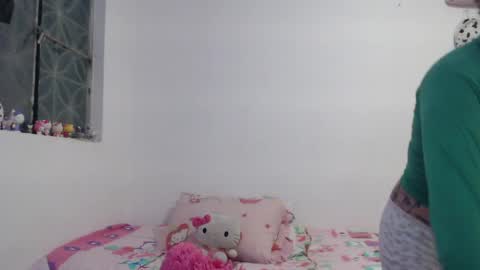 Snapshot of kiimy_to chatting on May 2026 11:57:02 PM Nezumy Rey online show from May 2026 11:57:02 PM