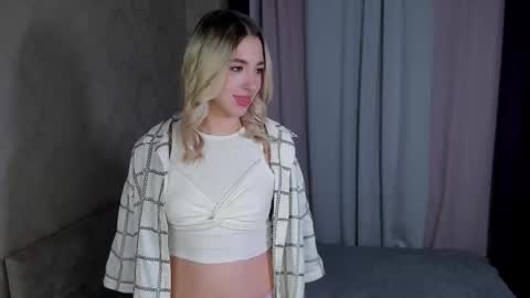 Bella online show from November 2025 03:12:02 PM