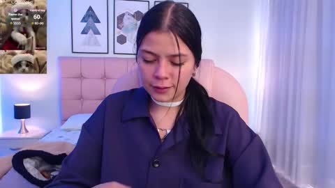Snapshot of kiki_cams chatting on December 2025 06:49:01 PM kIKI online show from December 2025 06:49:01 PM