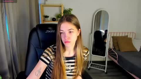 Snapshot of kiki_shanel chatting on April 2026 01:16:02 AM Kiki online show from April 2026 01:16:02 AM