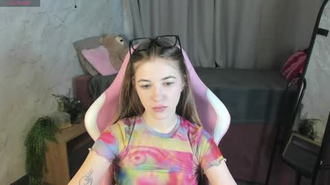 Snapshot of kiki_shanel chatting on April 2026 01:01:01 AM Kiki online show from April 2026 01:01:01 AM
