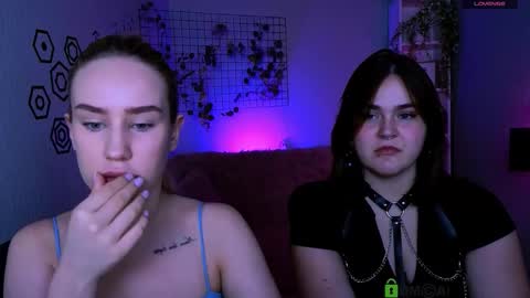 Kira online show from October 2025 07:25:01 PM