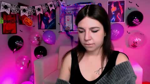 Kira online show from October 2025 11:44:02 AM