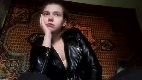 kikibang_ online show from November 2025 08:19:01 AM