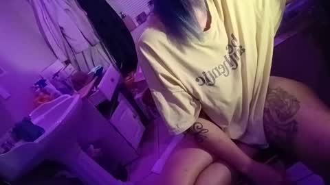 kikilovespartylights online show from April 2026 09:21:02 AM