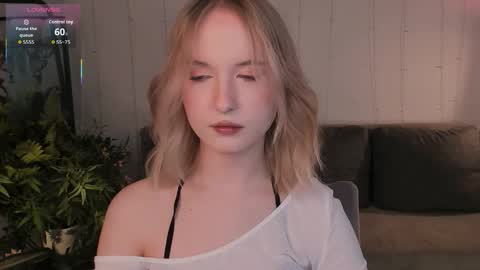 Kiki online show from September 2025 10:22:02 PM