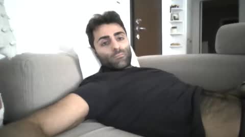 kikkus01 online show from November 2025 01:44:02 PM