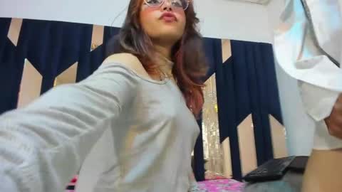 Snapshot of kikyoanddrey chatting on May 2026 03:39:02 PM kikyoanddrey online show from May 2026 03:39:02 PM
