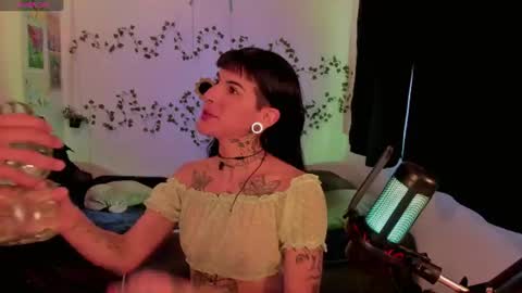 Snapshot of kila_moonlight444 chatting on June 2026 09:50:02 PM Bella online show from June 2026 09:50:02 PM
