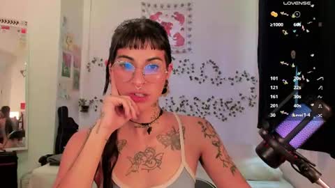 Snapshot of kila_moonlight444 chatting on June 2026 10:20:01 PM Bella online show from June 2026 10:20:01 PM