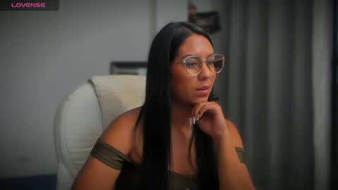 Snapshot of killaa01 chatting on February 2025 11:24:01 PM Alejandra online show from February 2025 11:24:01 PM