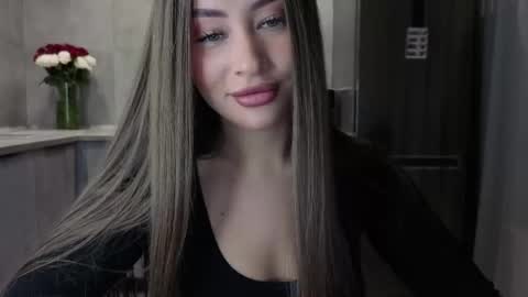 EvaAnna online show from November 2025 08:18:01 PM