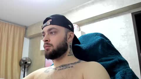 Snapshot of killerbeexxx chatting on February 2025 10:18:02 PM killerbeexxx online show from February 2025 10:18:02 PM