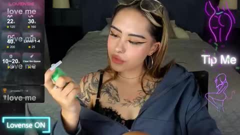 Kim online show from November 2025 05:52:01 AM