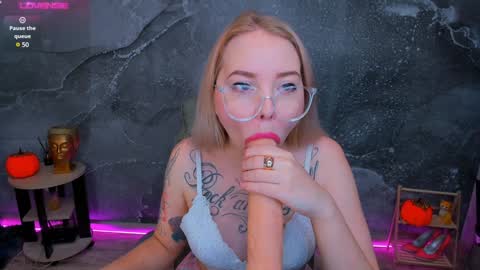 KIM online show from December 2024 06:26:02 AM