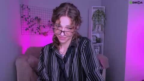 Snapshot of kim_roys chatting on September 2025 08:19:01 PM kim online show from September 2025 08:19:01 PM