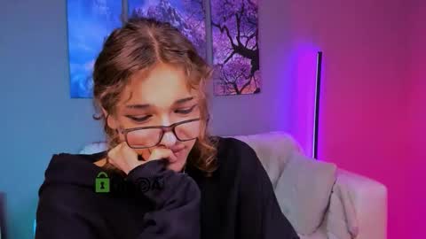 Snapshot of kim_roys chatting on September 2025 12:44:02 AM kim online show from September 2025 12:44:02 AM