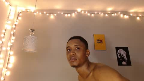 Snapshot of kimandyuk chatting on December 2024 01:37:02 AM Kim  Yuk online show from December 2024 01:37:02 AM