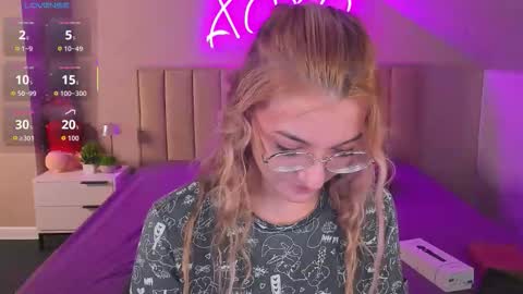 kimberlly_smith online show from November 2025 01:20:02 AM