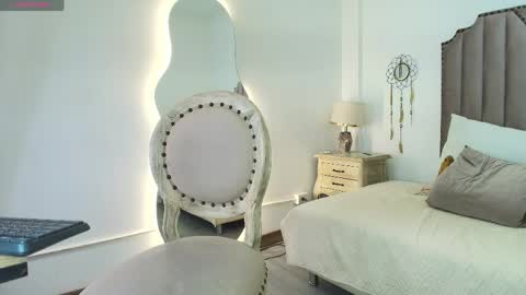 kimberly colle7 online show from April 2026 06:19:01 AM