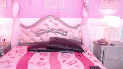 Snapshot of kimberlybale chatting on June 2026 12:19:01 PM online show from June 2026 12:19:01 PM