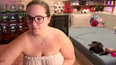 Snapshot of kimberlycaprice chatting on May 2026 06:18:02 AM kimberlycaprice online show from May 2026 06:18:02 AM