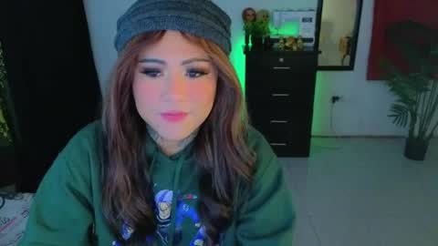 Kimberly Polizzi     online show from October 2025 02:52:01 AM