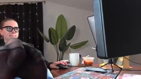 kimclarks online show from February 2026 08:56:01 PM