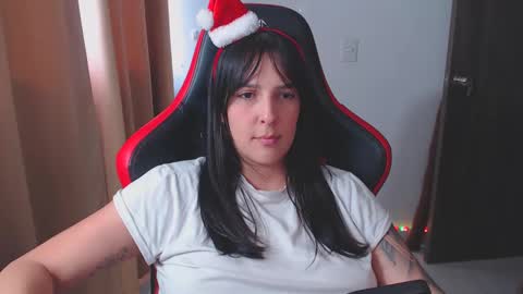 Snapshot of kimflexible_ chatting on December 2024 08:47:01 PM Kim 3 online show from December 2024 08:47:01 PM