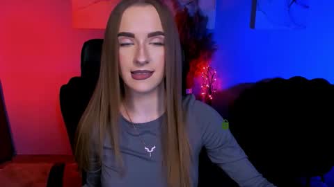 kimi_glow online show from November 2025 08:02:01 PM