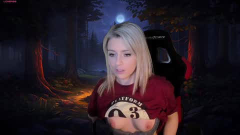 Wolfs Girl online show from December 2024 07:38:02 PM