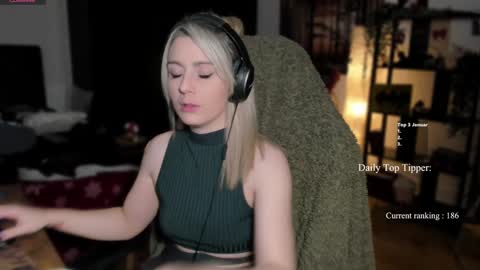 Wolfs Girl online show from January 2025 11:12:01 PM