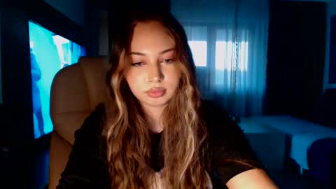 Kim Lee  online show from January 2025 02:41:02 PM