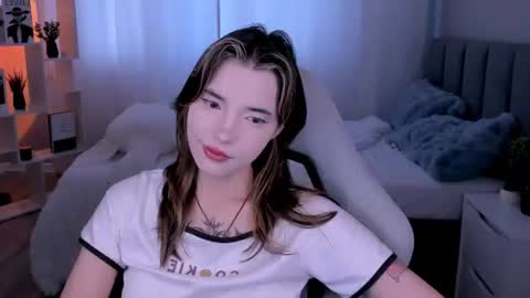 Snapshot of kimm_wong chatting on July 2026 03:34:01 AM kimm wong online show from July 2026 03:34:01 AM