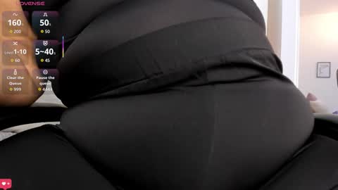 Karla online show from November 2025 07:37:02 PM