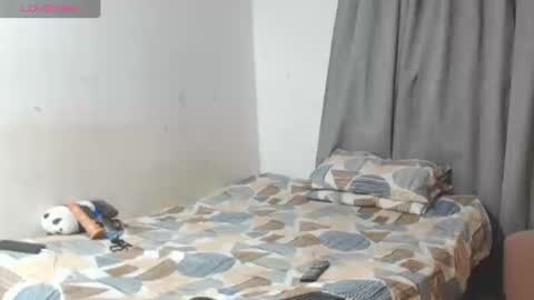 kimmy94192 online show from September 2025 02:50:02 PM