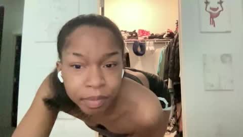Snapshot of kimmy_charms chatting on April 2026 07:42:01 PM Kimmy Charms online show from April 2026 07:42:01 PM